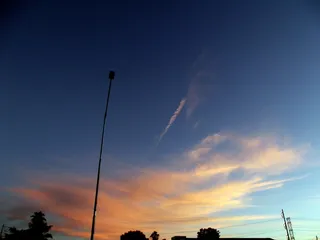 日落, 发光, 橙色, 天空, 云, 路灯, 杆, 剪影