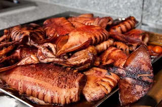 桶装鱿鱼，鱿鱼菜，食品，食品和饮料，新鲜度，肉，特写，烧烤