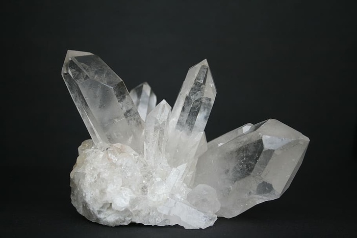白夸脱，水晶，水晶，宝石，矿物，治疗石，美丽，摄影棚拍摄