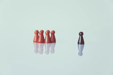 橙色和棕色棋子 橙色和棕色棋子