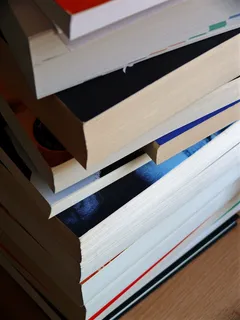 书籍，书籍协会，书籍，书堆，书籍系列，书脊，书籍收藏，封面