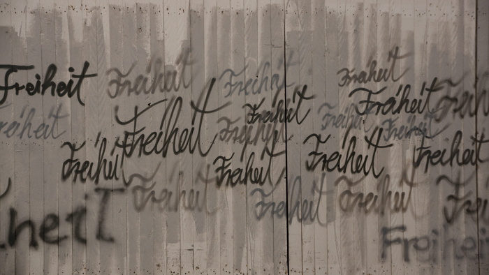 dom、fence、liberty、wood、plank、art、writing、german