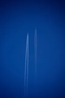 飞机,轨迹,飞行,天空,客机,部分多云,航空旅行,飞行轨迹 飞机,轨迹,飞行,天空,客机,部分多云,航空旅行,飞行轨迹