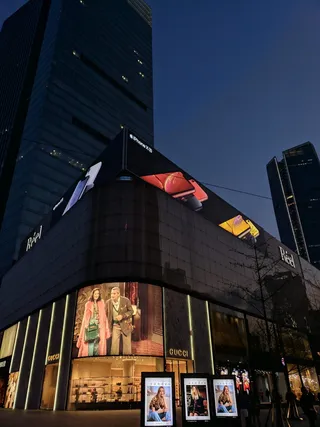 建筑，办公楼，城市，人，人，城镇，城市，大都市