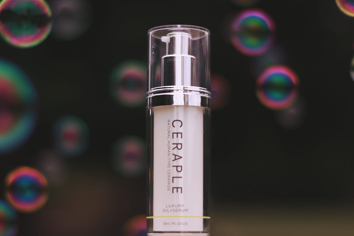 Ceraple 喷雾瓶的选择性摄影