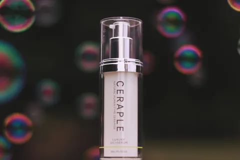 Ceraple 喷雾瓶的选择性摄影