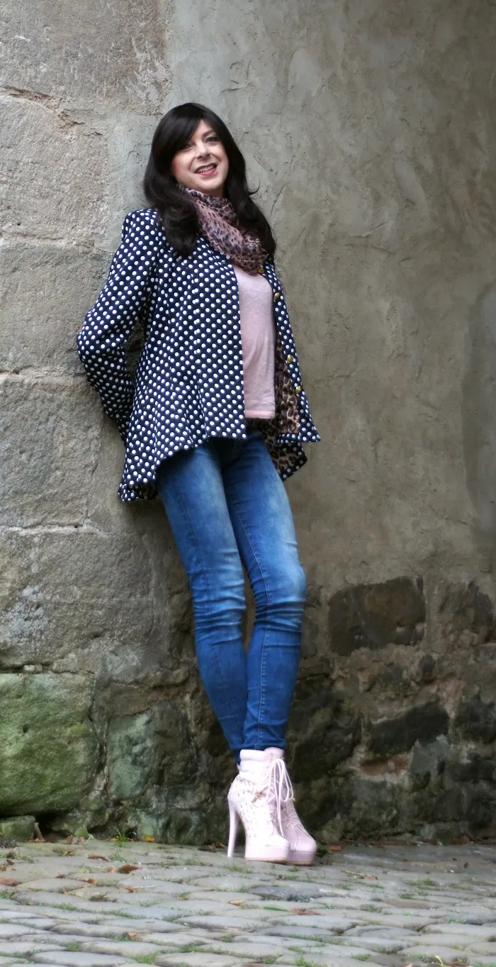 美丽，姿势，自然，模特，年轻女性，生活的乐趣，黑发，化妆