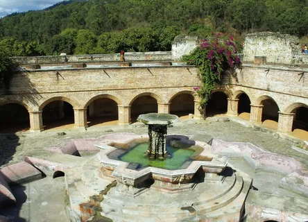 危地马拉、安提瓜、修道院、美塞德、回廊、喷泉、建筑、建筑结构 危地马拉、安提瓜、修道院、美塞德、回廊、喷泉、建筑、建筑结构