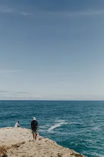 葡萄牙阿莫雷拉海滩阿尔加维西海岸的悬崖 葡萄牙阿莫雷拉海滩阿尔加维西海岸的悬崖