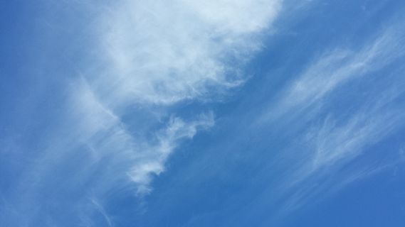 多云,天空,白天,卷云,蓝天,卷云 多云,天空,白天,卷云,蓝天,卷云