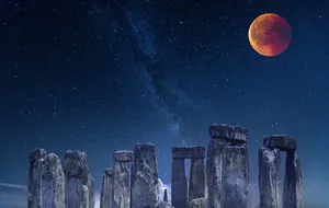 巨石阵，古代，夜晚，星星，银河，月亮，月食，血月
