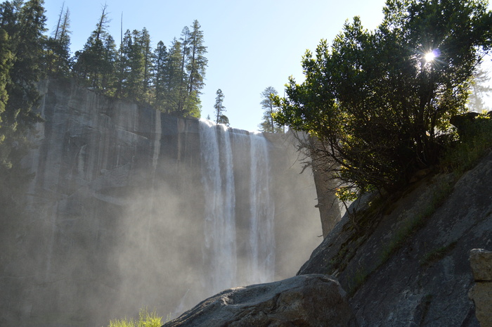 美国，约塞米蒂山谷，加利福尼亚州春季瀑布，探索，树木，春季瀑布，瀑布
