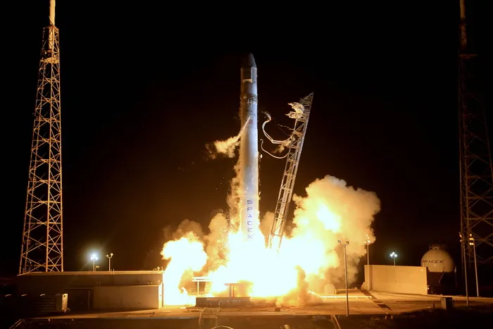 火箭发射、夜间、倒计时、spacex、升空、发射、火焰、推进