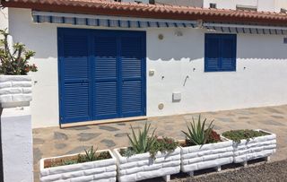 房子，白色，花，海滩，蓝色，建筑物，海滩房子，植物盆