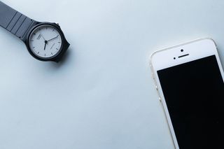 金色iphone 5、5s、模拟、手表、生活方式、智能手机、手机、手机