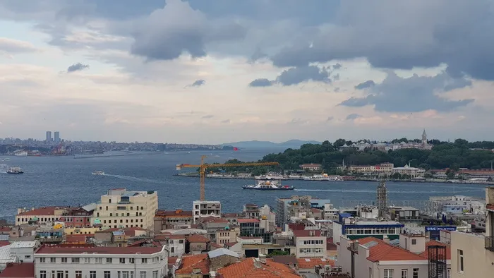 伊斯坦布尔，博斯普鲁斯海峡，历史半岛，咽喉，海洋，建筑，云天，建筑外观