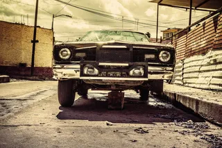 墨西哥，圣米格尔·德·阿连德，街道，街区，失踪，生锈，旧，汽车