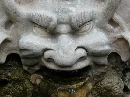 灰色魔鬼雕像,石像,魔鬼,冷酷,邪恶,厄运,不幸,人 灰色魔鬼雕像,石像,魔鬼,冷酷,邪恶,厄运,不幸,人