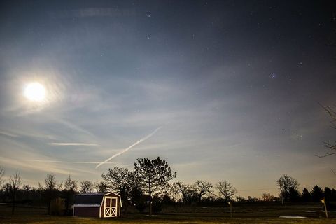 谷仓，晴朗的天空，农场，月亮，夜晚，星星，太阳，大自然