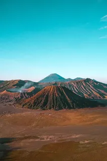 蓝天下的山景摄影 蓝天下的山景摄影