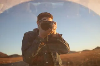 男子，拍摄，使用，相机，白天，手持，黑色，单反