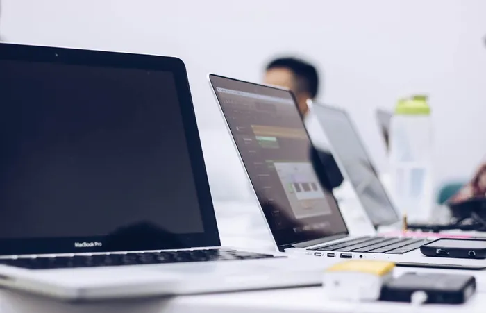 笔记本电脑、电脑、苹果、macbook、room、modern、科技、电子产品