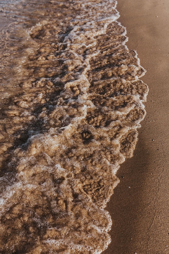 沙滩上的海浪