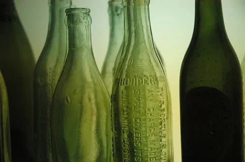 加拿大温尼伯,古董,绿色,瓶子,玻璃,瓶子,食品和饮料 加拿大温尼伯,古董,绿色,瓶子,玻璃,瓶子,食品和饮料