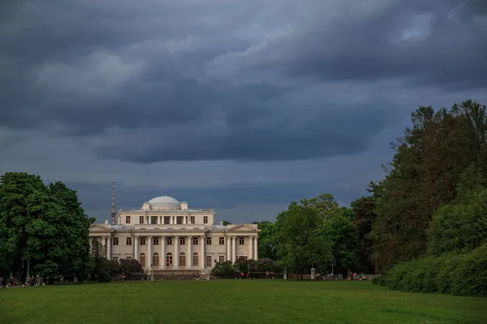 天空、云、戏剧、景观、大气、天气、建筑外观、建筑