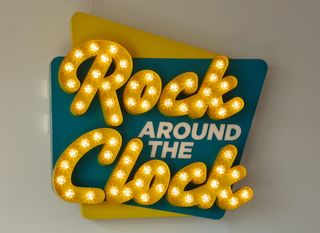 英国伯恩茅斯，博斯科姆码头，周围，文字，复古，时钟，标牌