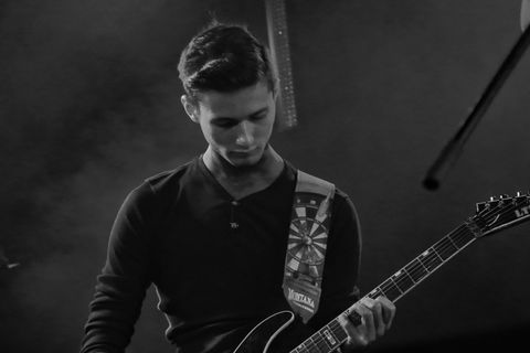 音乐，音乐家，表演者，表演，人，男人，男孩，乐器