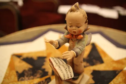 儿童、指挥家、婴儿、瓷器、童年、人类表象、表象、室内