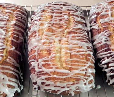 黄油磅蛋糕、柠檬、柠檬釉、香草糖霜、甜味、食品、食品和饮料、新鲜度