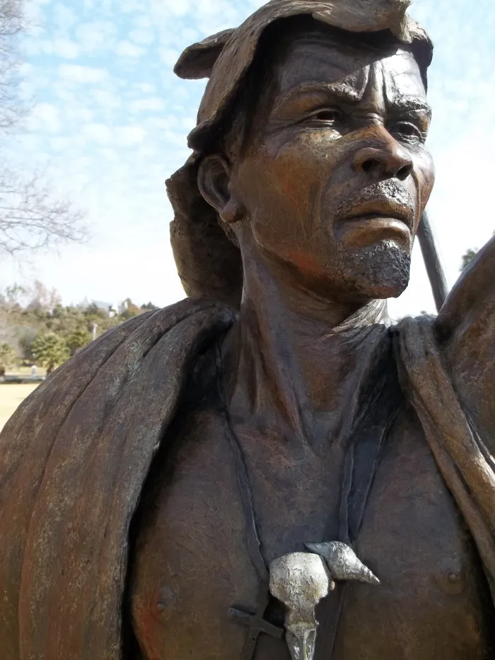 非洲酋长，青铜，展览，雕塑，艺术和工艺，雕像，人体表现，男性肖像