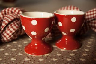 蛋杯，毛巾，盘子，餐点，圆点，杯子，室内，图案