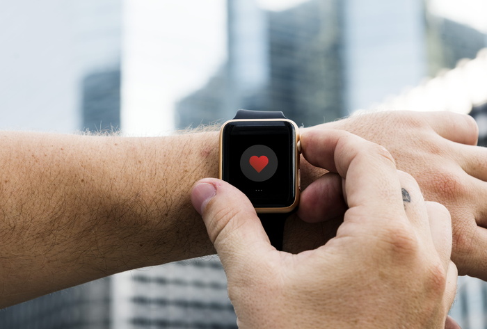 操作Smartwatch的人员