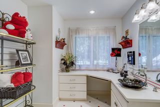 白色、木质、角落基座式办公桌、内部、家具、房间、房子、公寓