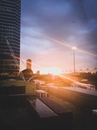 黄金时段的高层混凝土建筑