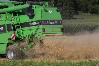 联合收割机，收割，收割机，颖壳，农业机械，农业，田地，机械