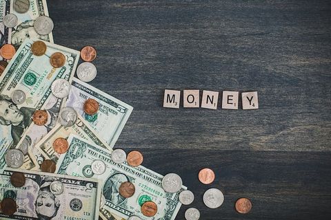 用现金照片拼出来的钱