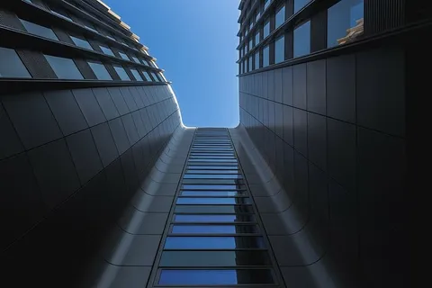 建筑、建筑、城市、立面、未来主义、玻璃窗、低角度拍摄、现代