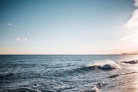 海浪撞击照片 海浪撞击照片