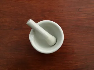 灰泥，药剂师灰泥，磅，陶瓷，粉碎，粉末，正上方，静物