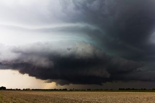 积雨云、风暴狩猎、气象学、雷暴、风暴、超级单体、乌云、前进