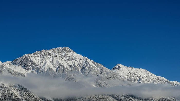 雪山，蓝色，天空，高山，山谷，雪，冬天，寒冷