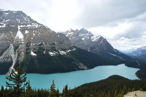 山与蓝湖照片 山与蓝湖照片