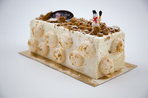 巧克力圣诞原木，冰，杏仁饼，食品，食品和饮料，蛋糕，甜食，室内