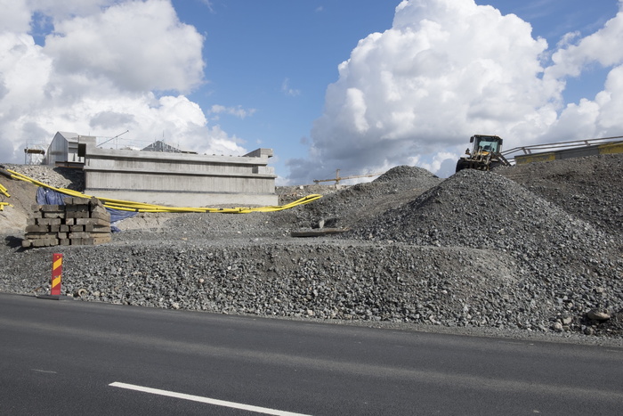 建筑、砾石、岩石、路面、街道、道路、拖拉机、卡车
