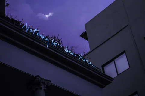这里没有霓虹灯标志 这里没有霓虹灯标志