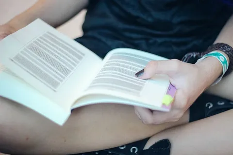 巴西，萨尔瓦多，阅读，女孩，书，学习，学习，阅读